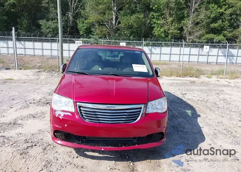 2011 Chrysler Town & Country Touring-L z USA, uszkodzony, nr VIN 2A4RR8DG6BR655933